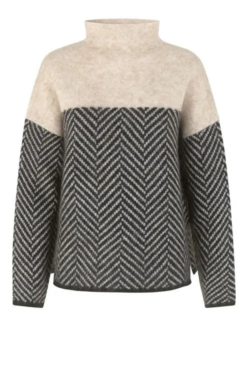 ALICE™ | Cozy Contrast Turtleneck Sweater