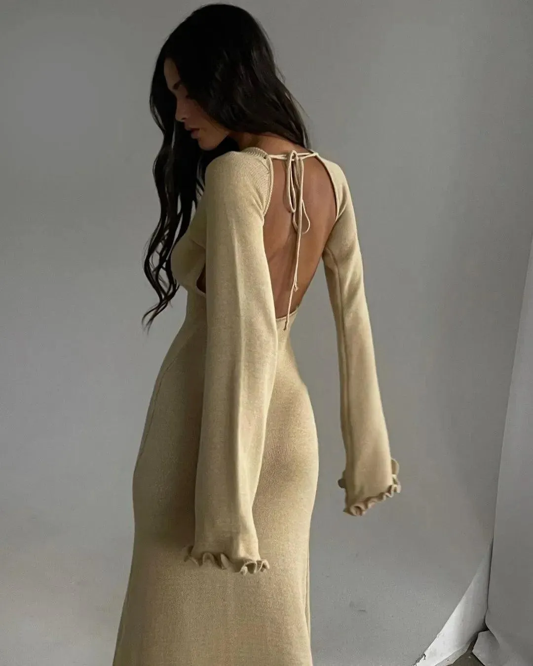 Elegant Knitted Sweater Maxi Dress: Stylish Flare Sleeve Winter Fashion