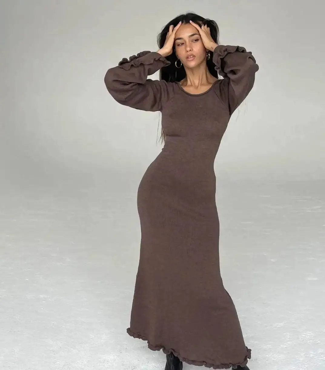 Elegant Knitted Sweater Maxi Dress: Stylish Flare Sleeve Winter Fashion