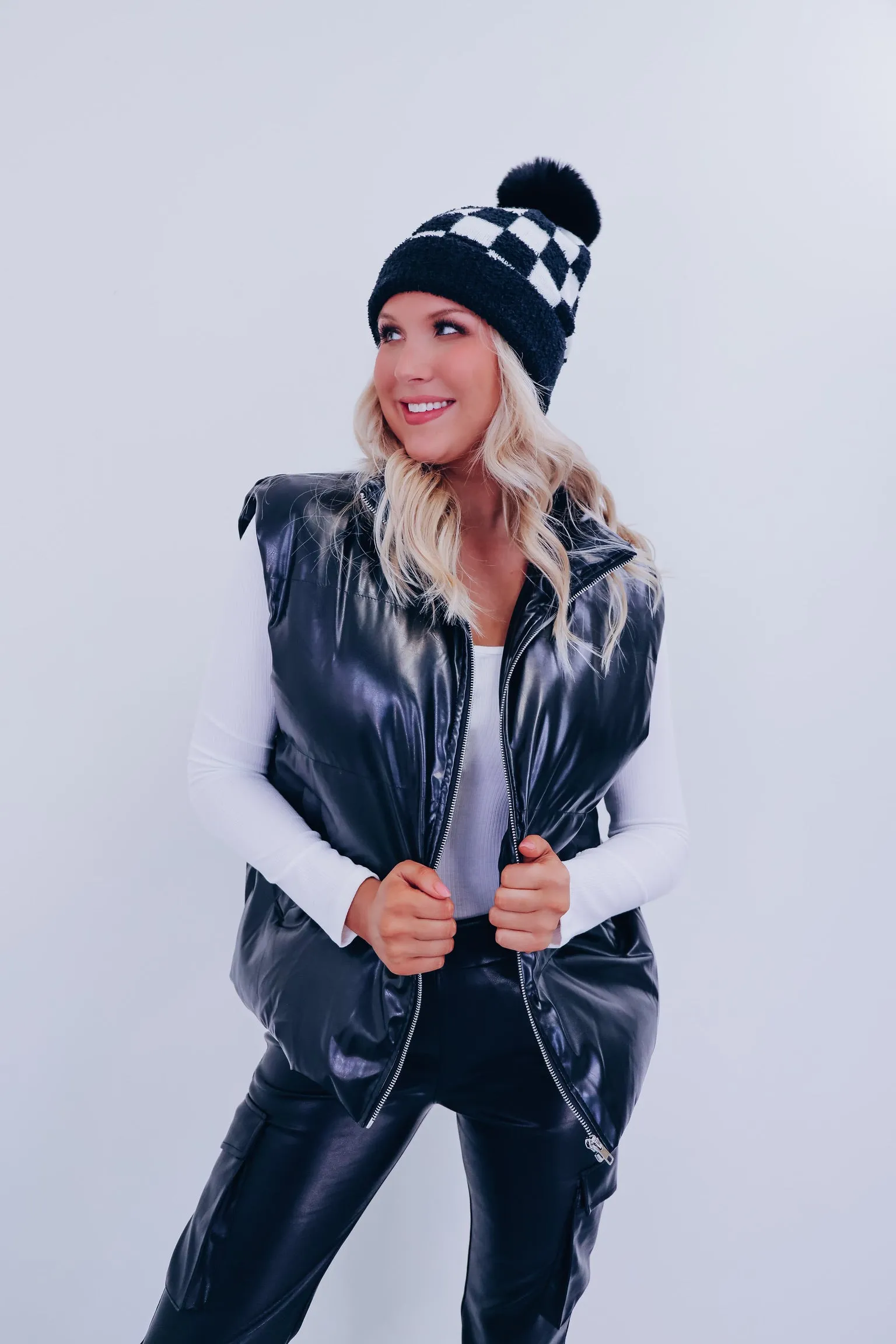 Shasta Shiny Puffer Vest - Black