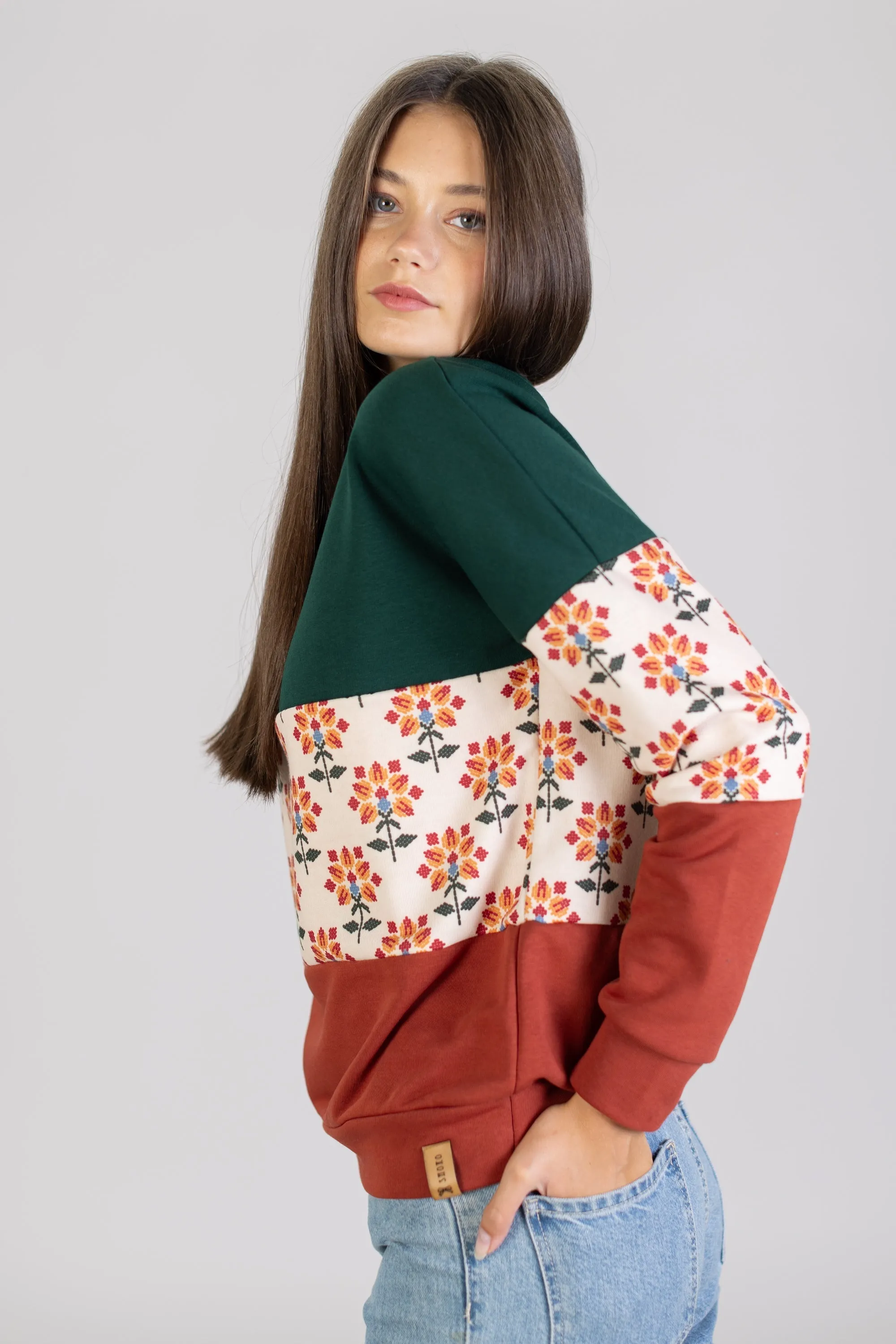 Sweater Mia Folk Floral.