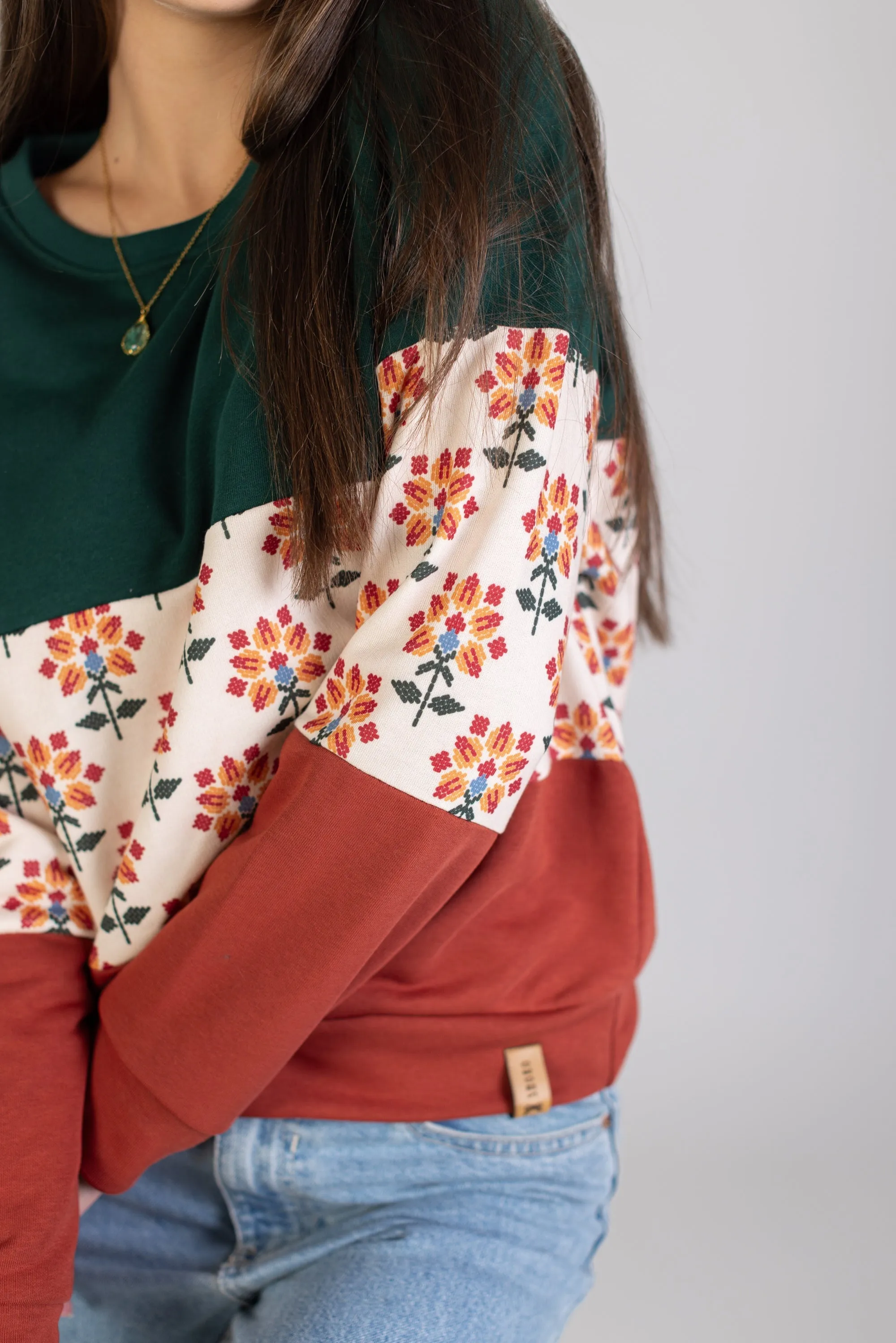 Sweater Mia Folk Floral.